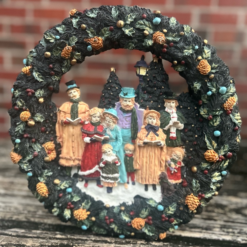 Vintage Brinn's Hand Painted Wall Hanging Christmas Carolers Resin 12" Wreath G6